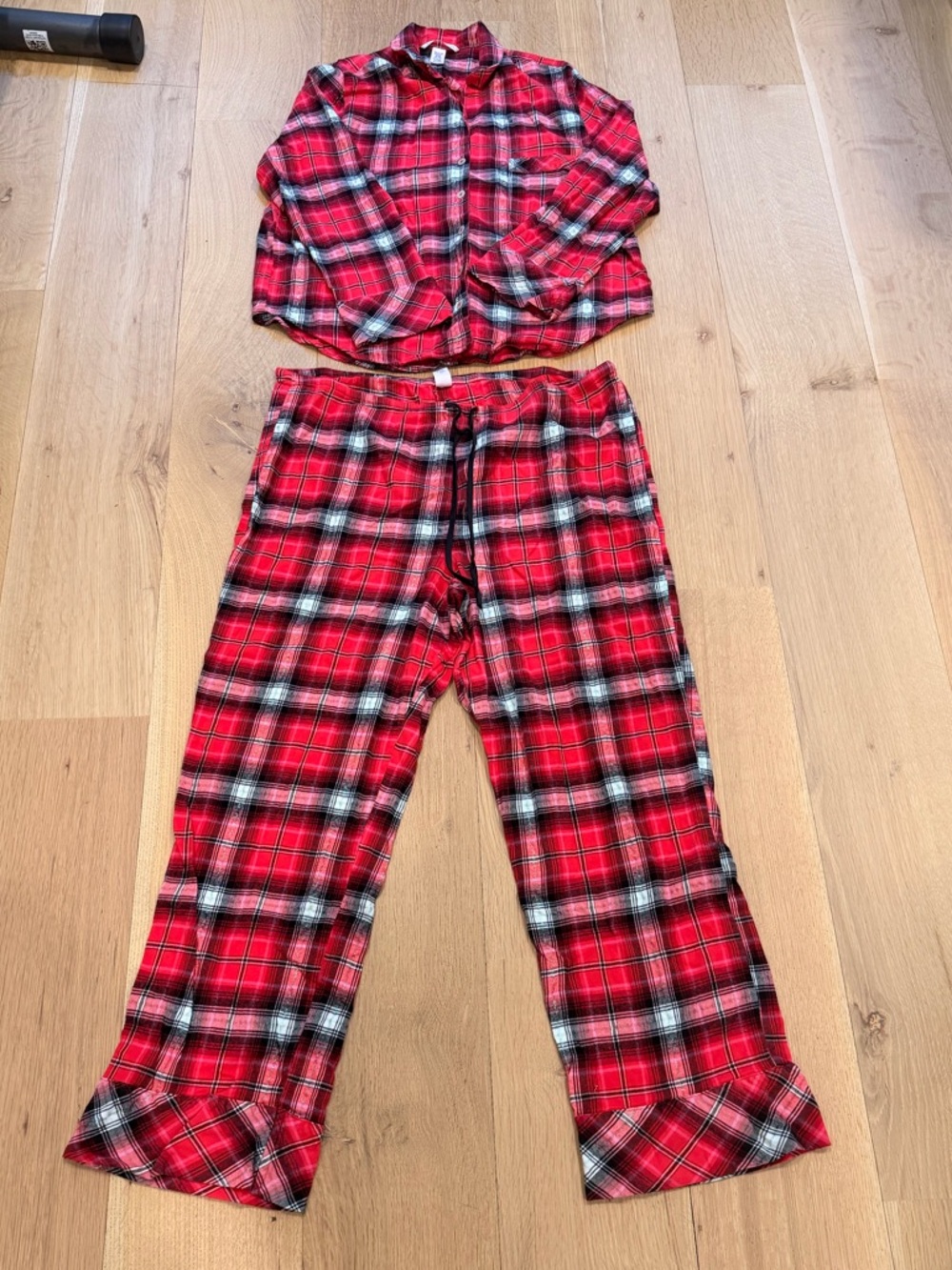 Victoria’s Secret Red Plaid Flannel Pajama Set XL Short Cozy Lounge Set
